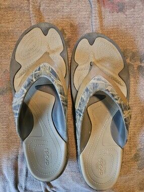 Crocs Mens Tan Realtree Camo Flip Flop Sandals